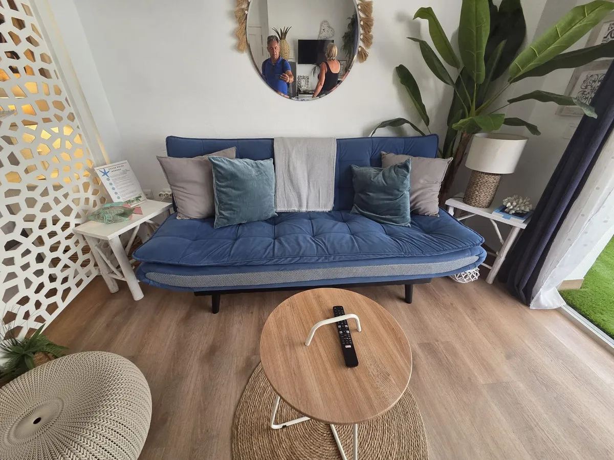 c7ca9422-5ad2-4383-8b70-eb8979fd2f31