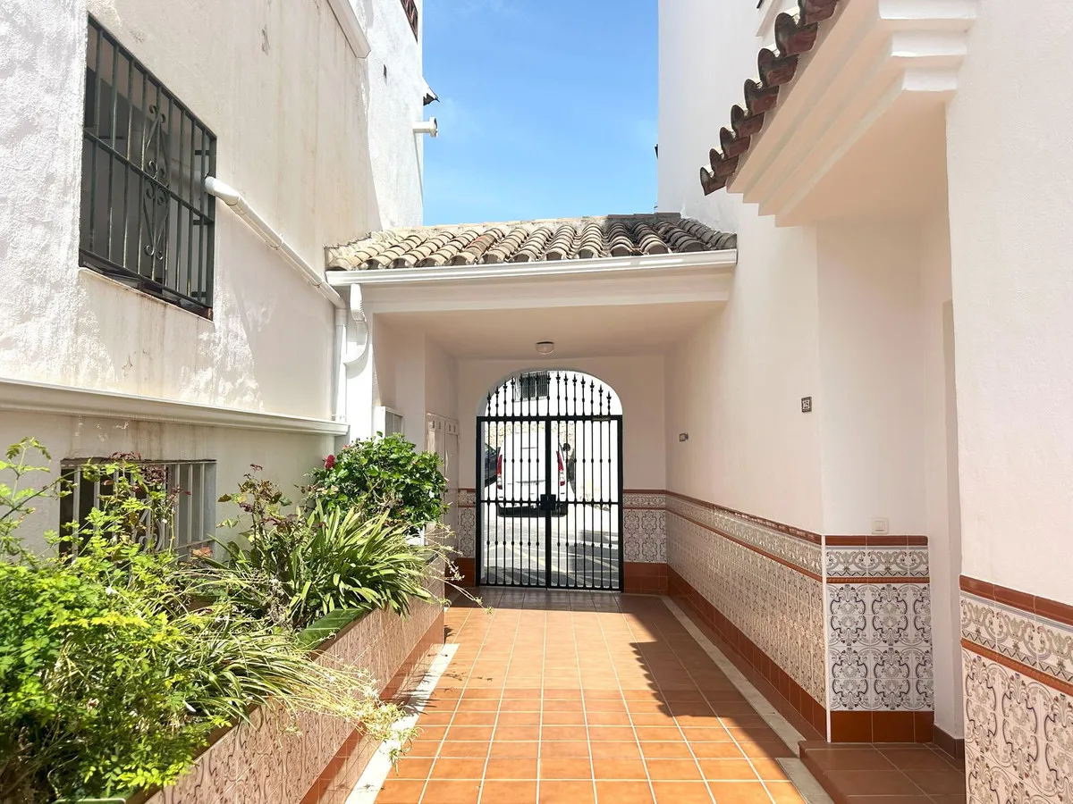 f82b3a80-81eb-4e73-a3e2-3fe04f0a9812