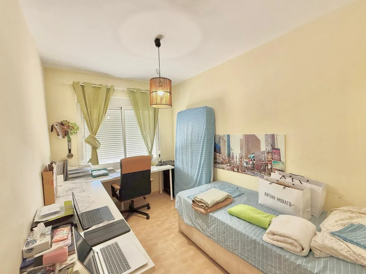 c2cb9a12-4b66-435b-af0f-083408665252