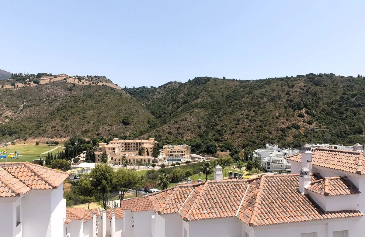 48800933-6b07-4b4f-823e-74bce3636565