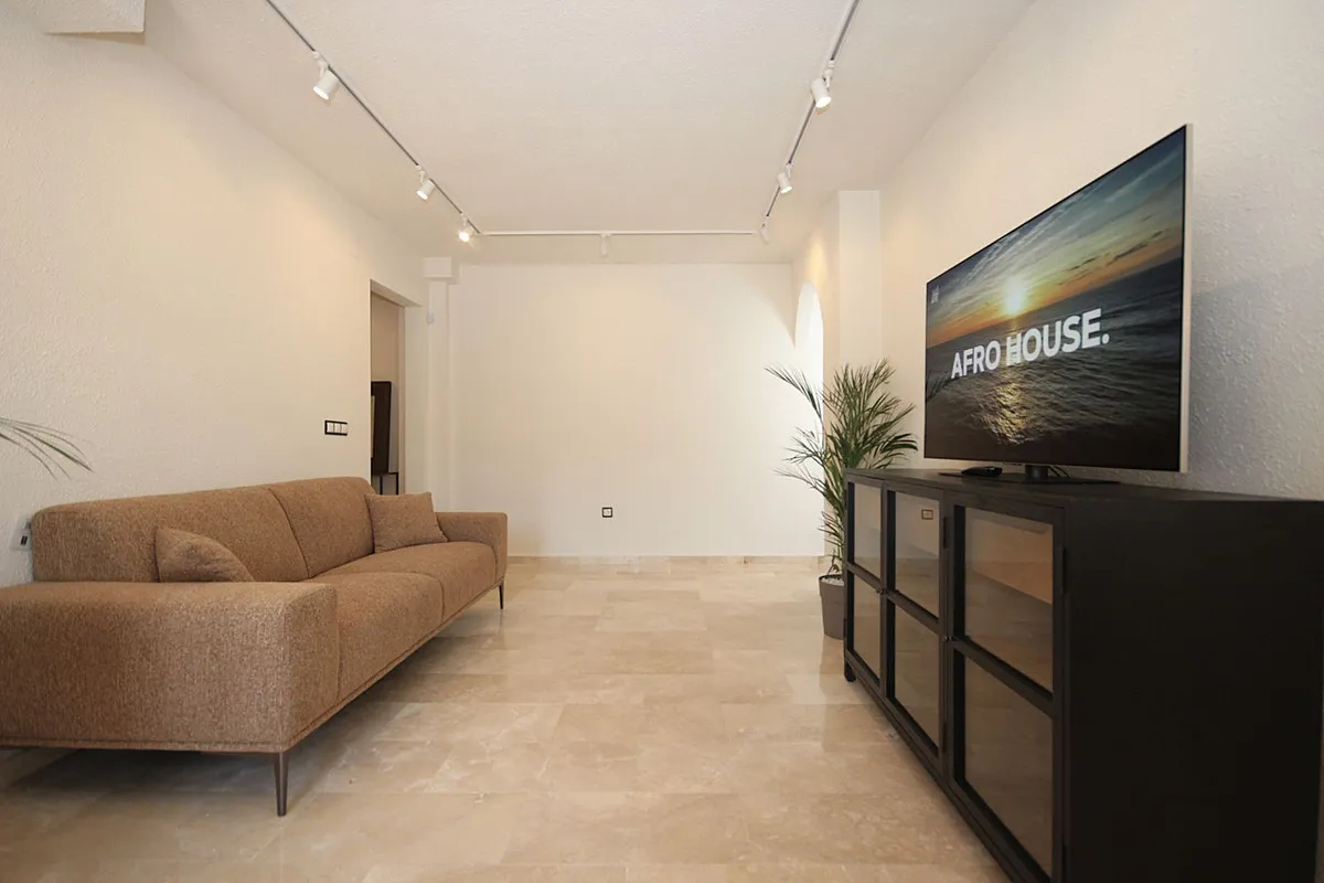 ed806af2-4950-4d2b-b731-e1cee2ce6d4c