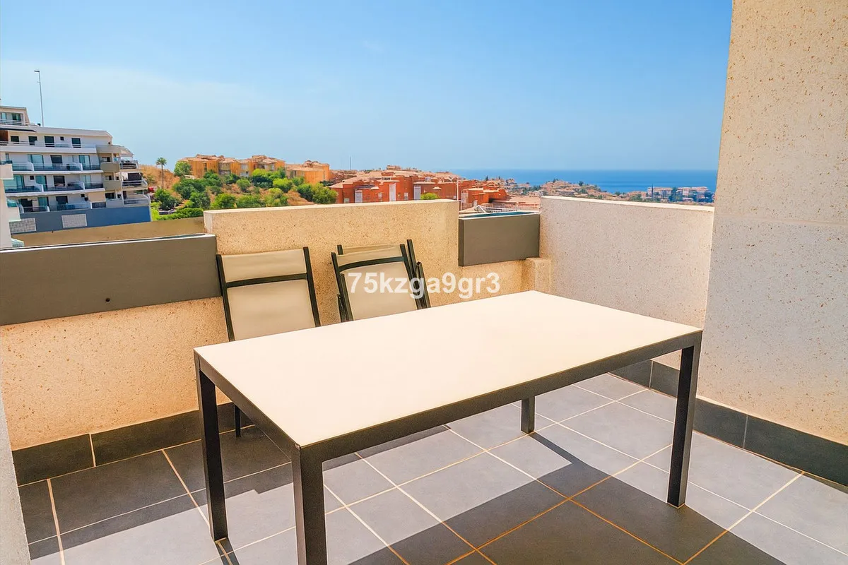 Seaside Haven: Residencial Cala Lucia Apartment