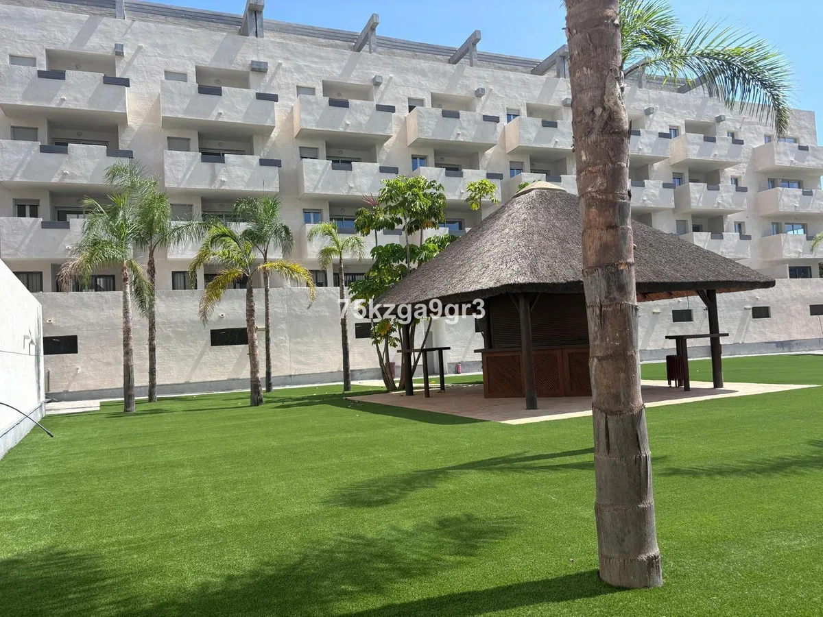 da43b2e4-b50d-4f3d-88fd-f85de10163a5