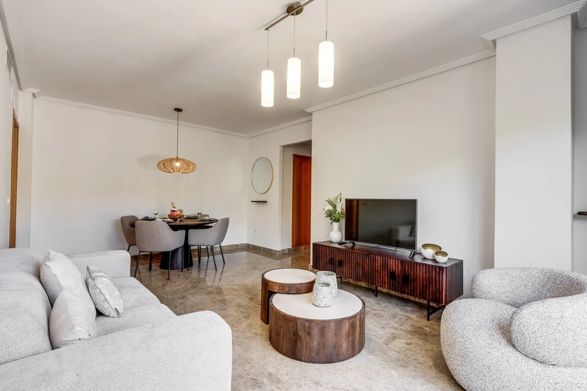 01ebc9c4-05d6-4cf0-8b8b-d739dd12a975