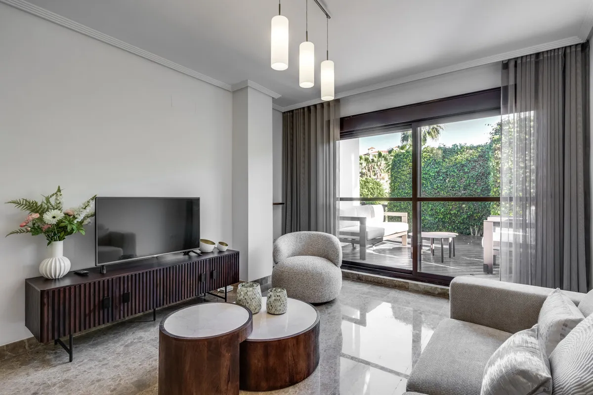 1c937343-d396-4b42-a7ab-cbd33ec5b1e4