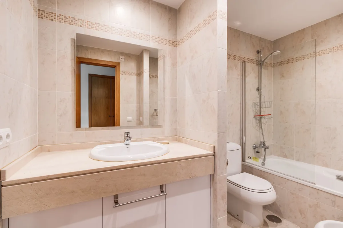 b1741290-7e39-414b-b0db-9d1a689757ea