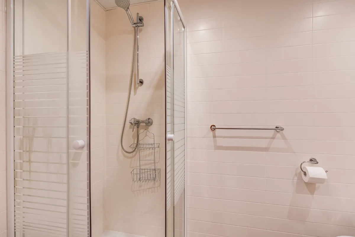 bb44a06f-04a9-4c00-b92d-0e5062a0316b