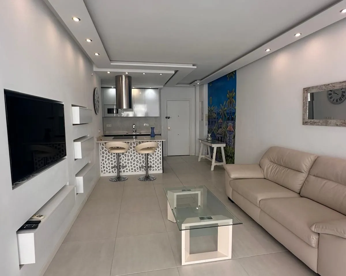 f5ef7efc-14a8-4365-90b1-a662a628b3f6