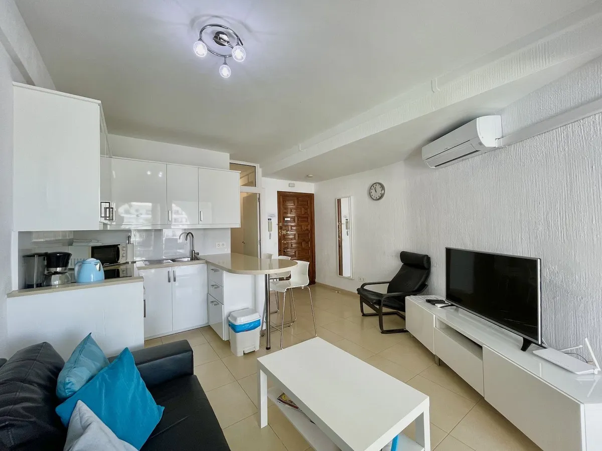 6bb4fd1d-c4ed-4f57-aa49-e6c89137ebae