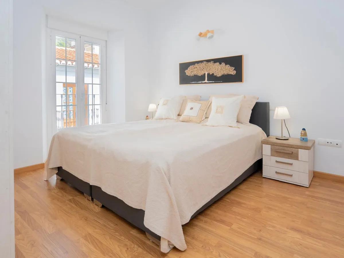 148f4142-beed-4041-8df2-53dc15fa5835