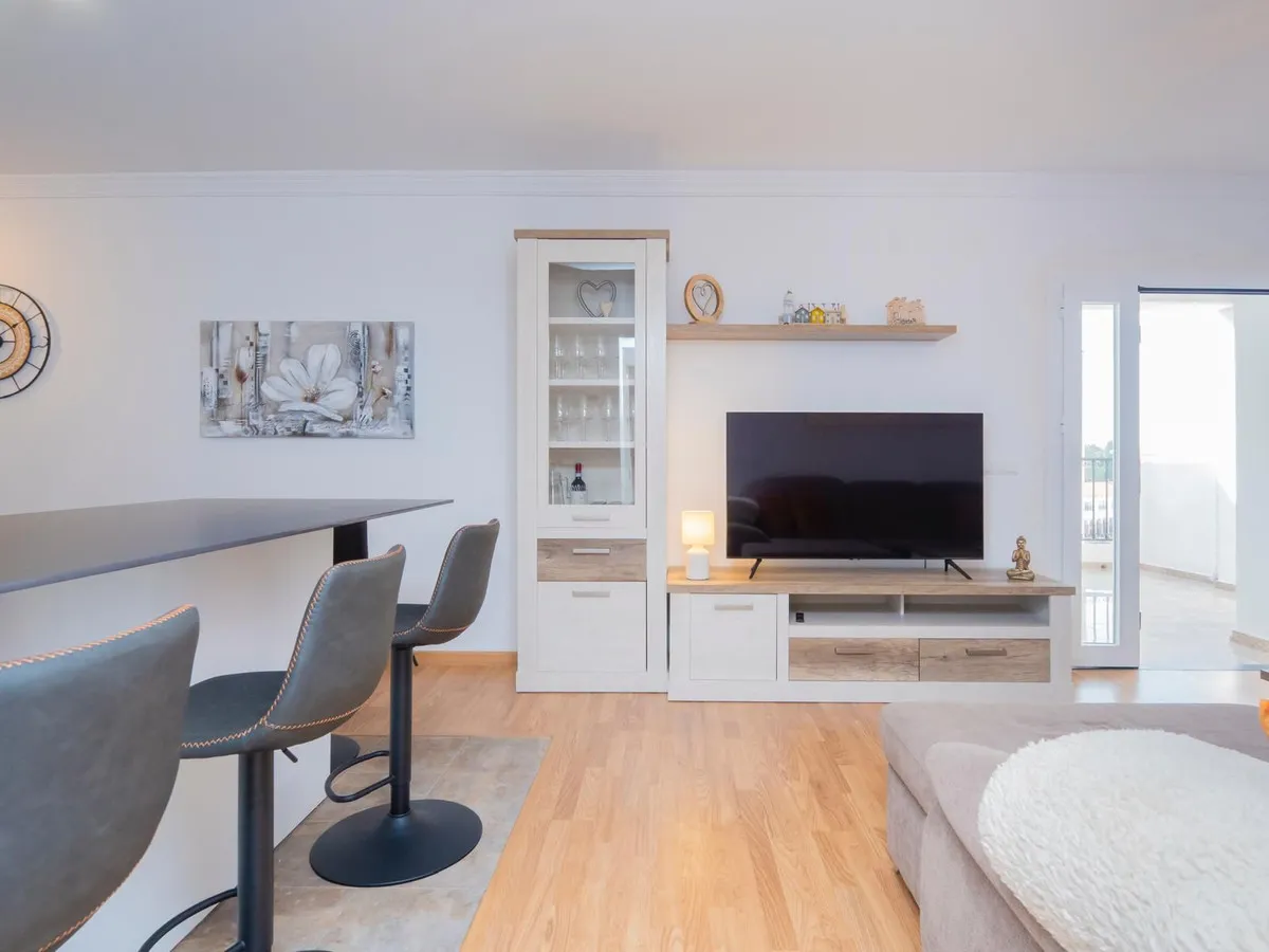 7b12f25d-e5fc-4097-b40f-8913a1d43805