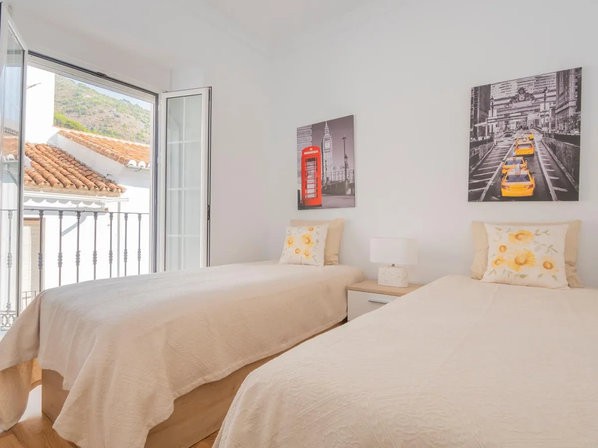 f143a807-b70b-404c-bfcc-3c96319d0b49