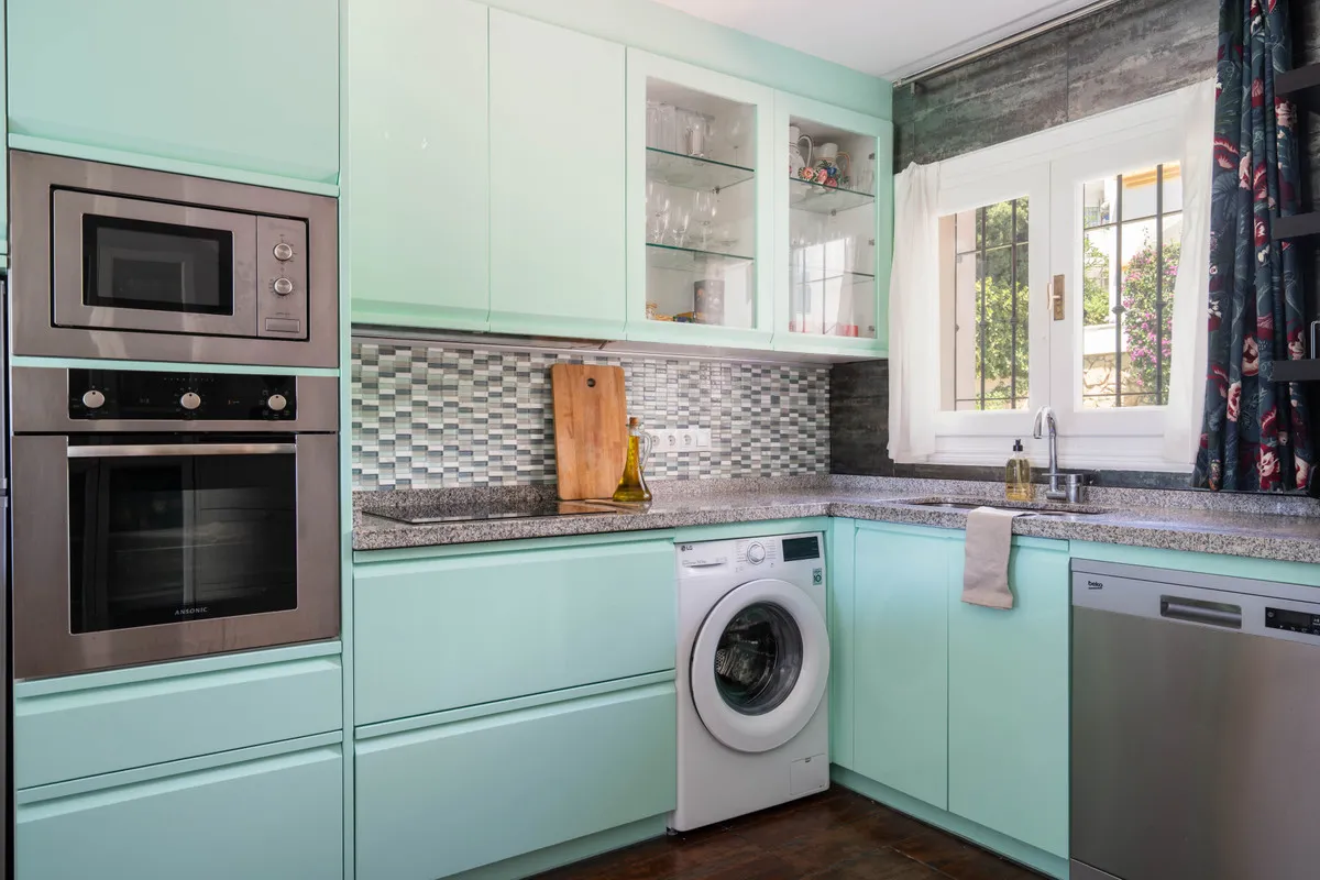 3b31a7ad-46fa-4ada-8699-b4105020f41c