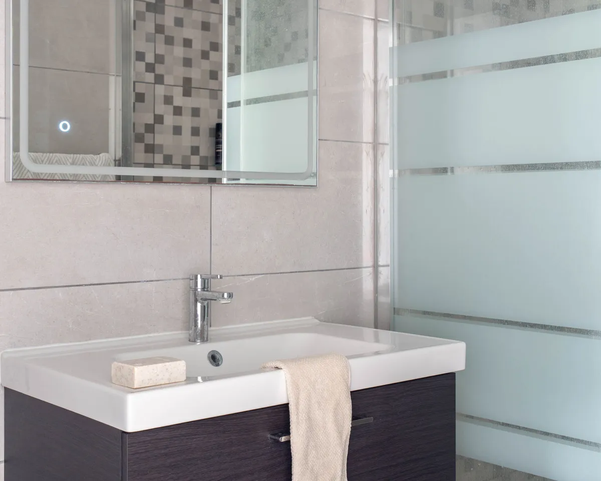 f53b1569-bf76-472e-bc4e-293730369c8f