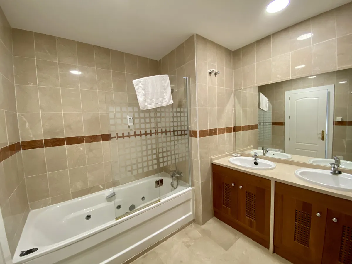 57f17ba0-e64a-47e1-83e1-18c67e6ada45