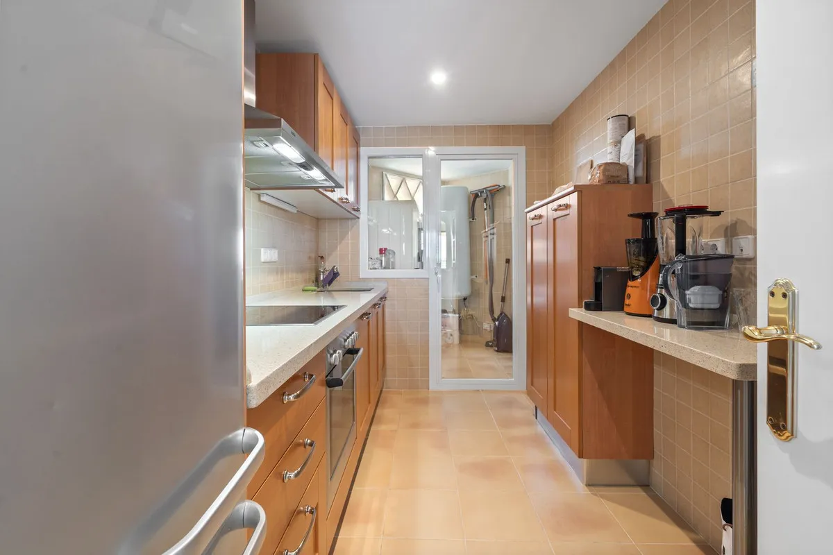 ad807d18-d1e7-423f-a1b1-d6d31630474b