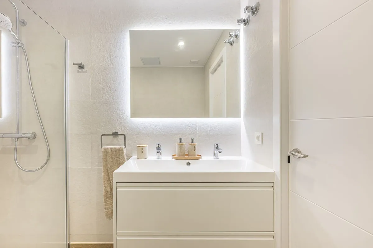 1b263dba-86b2-4df9-8dd9-ef28e53a71aa