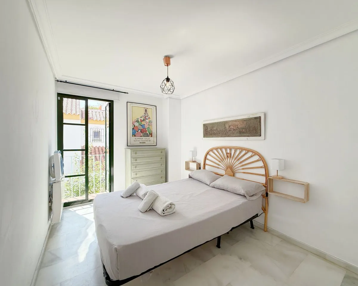 208b205d-3b75-47d3-bbaf-c578c7261bdd