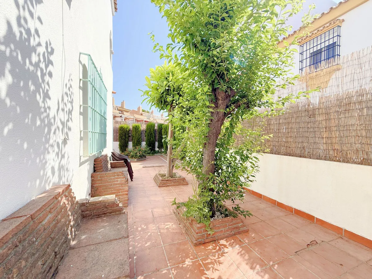 23c974a6-34a8-4976-8a92-23209290693c