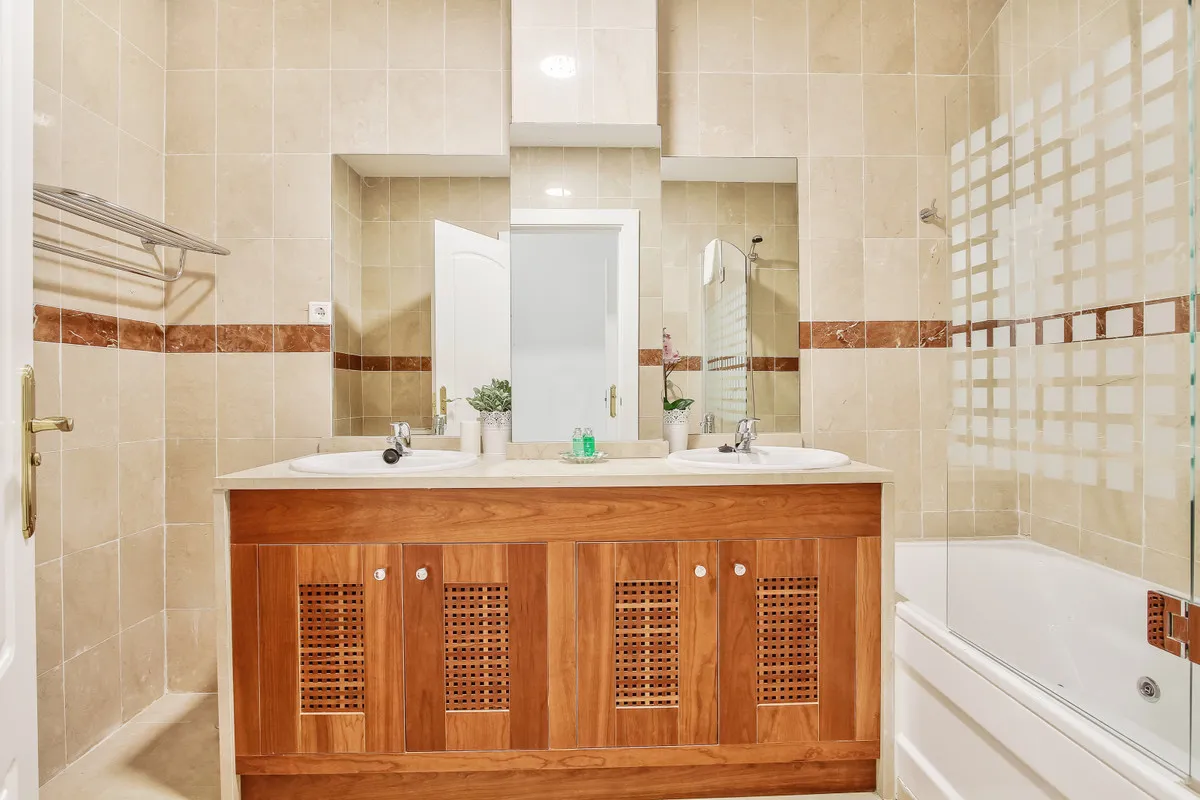 94ef861f-d561-48dd-a59b-d4bd45b019ac