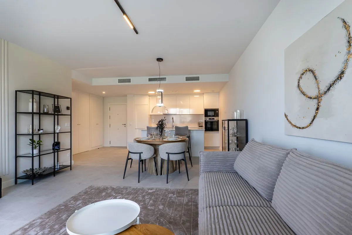 61aef0c7-c3c4-4c79-a1ee-d70703463005