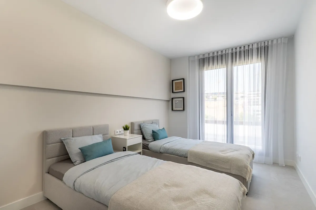 b9f61756-395d-4884-8e4c-b85fb2ca85b5