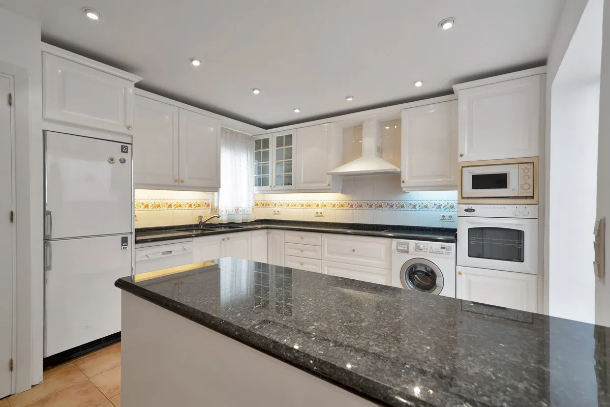 4f76c79c-a613-4c63-8d7c-c00c02d3eb44