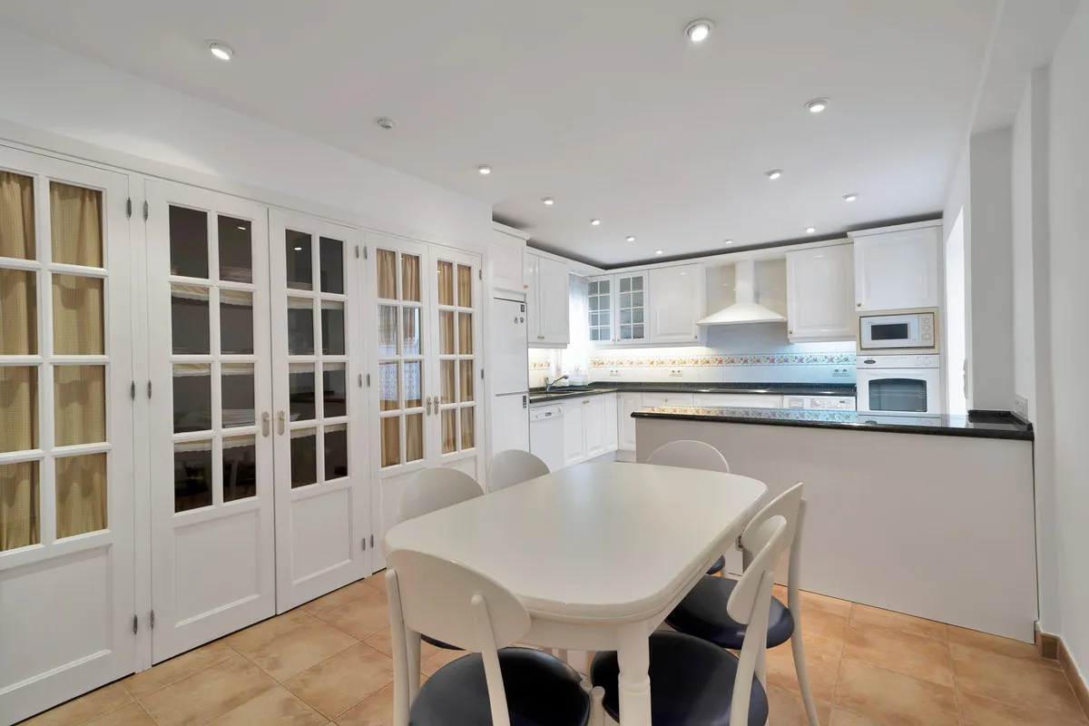 9a8158ae-d95a-4ba3-bd19-fe82e4e16334