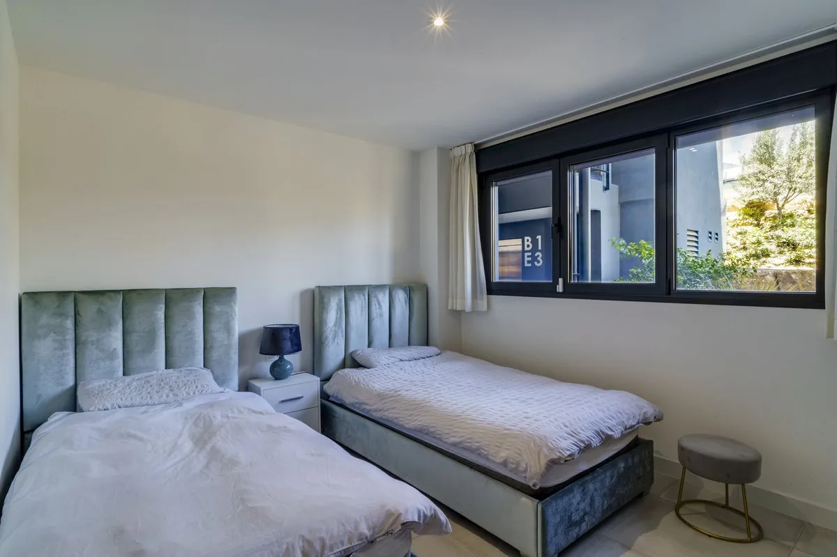 4f3c8dbf-8326-4d15-a54d-236b15ec1902