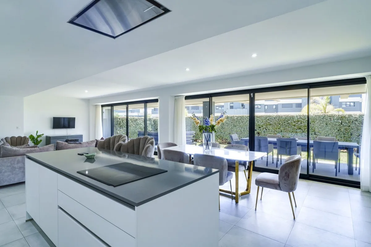 e1980f72-6d5d-4361-9da9-f28c343bb659