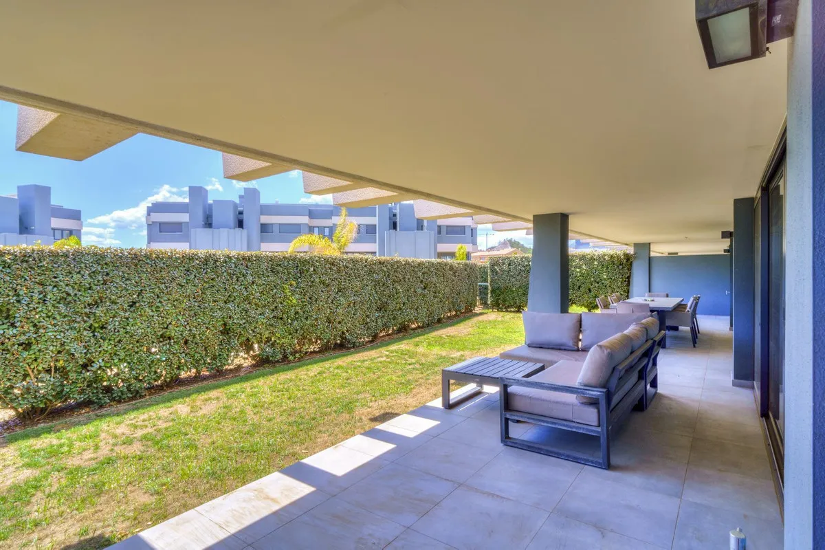 e2524236-0747-4f3d-8e7b-3156356ece1d