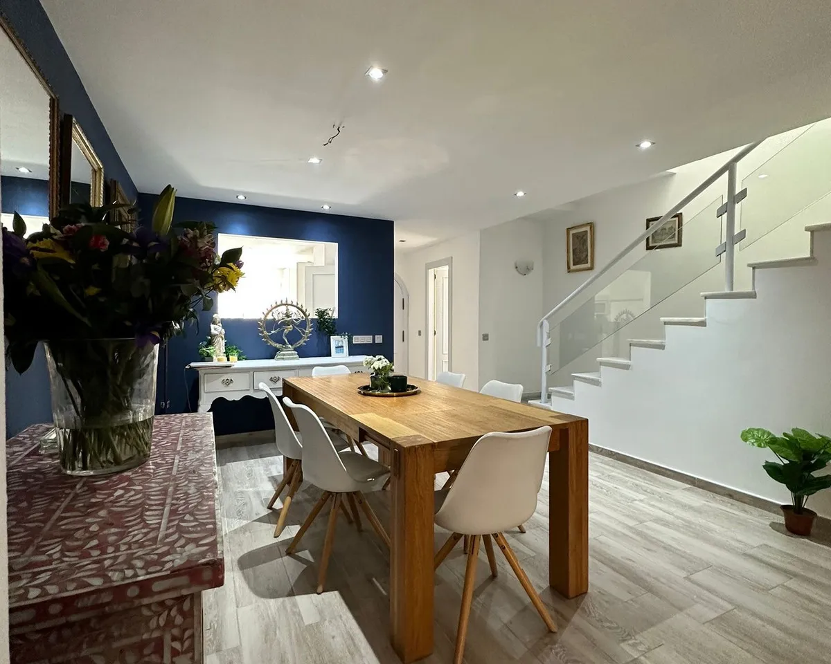 6e1ea159-a931-4a6f-9cdb-84954902c9a3