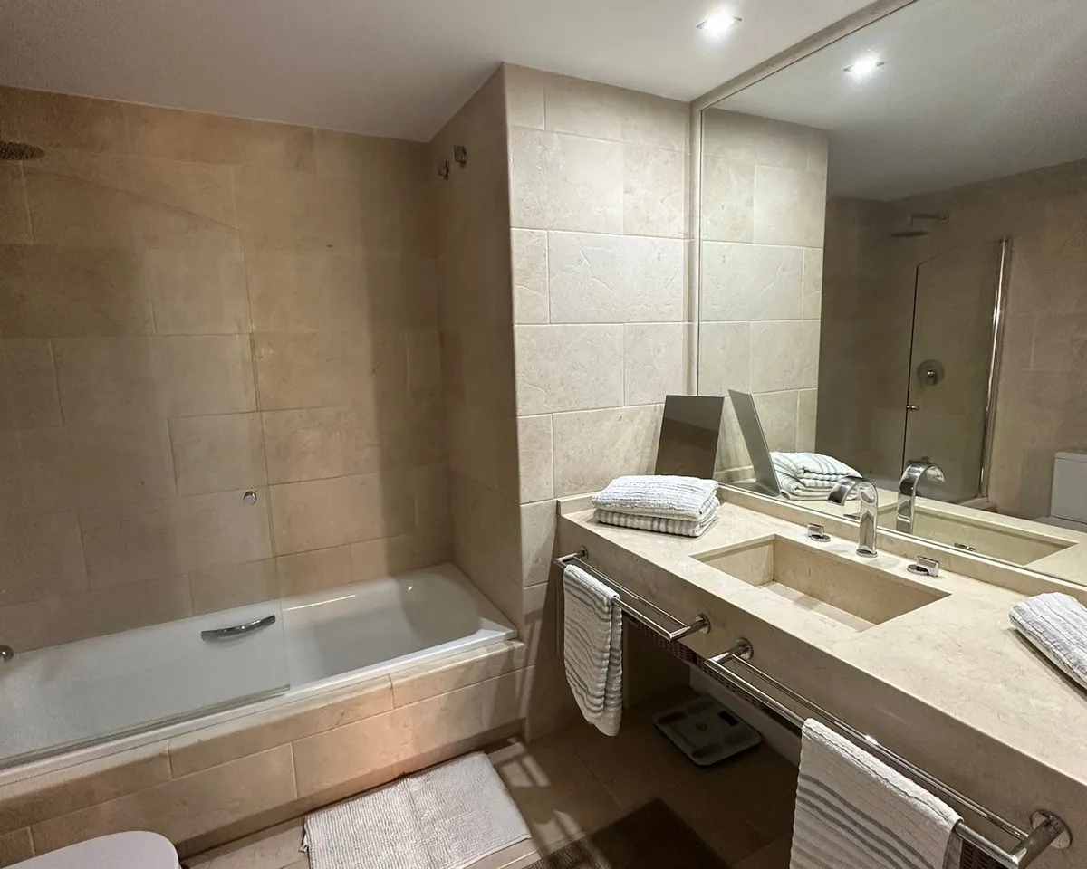 f752ee75-5a1f-48e6-82d5-39ec7d9e5e6f