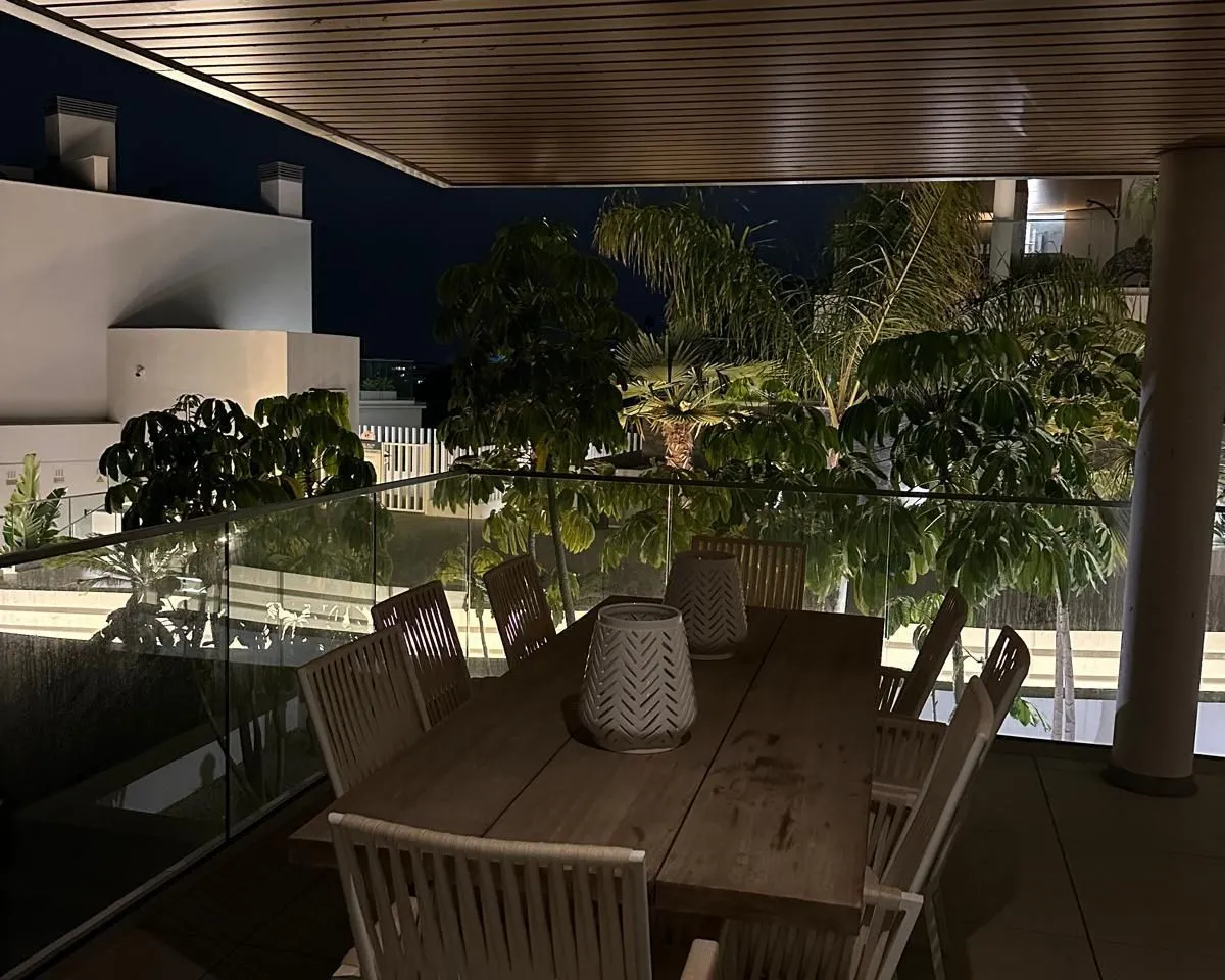 a7d14093-2e90-4934-8d00-170af61d3015