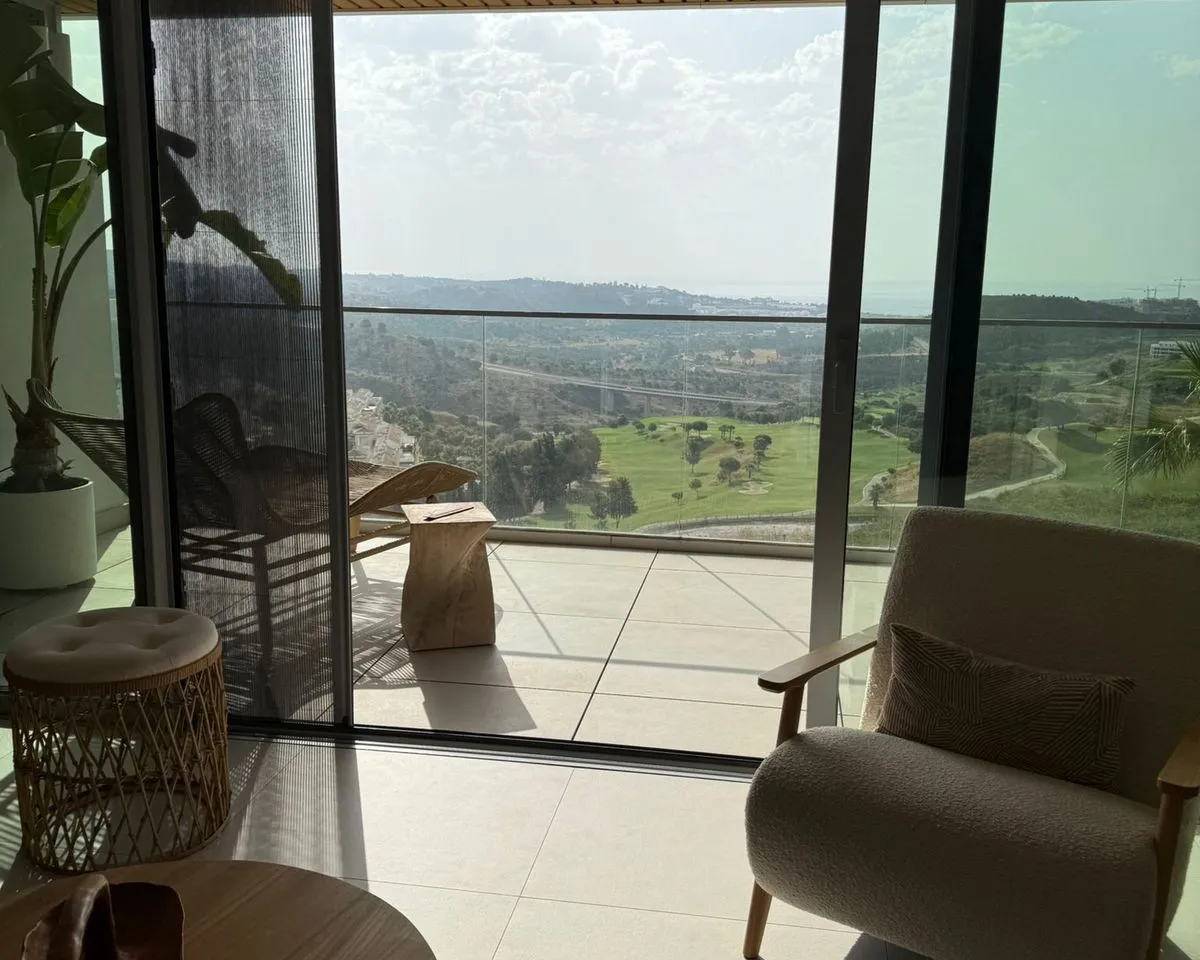 a8332185-dc8b-474a-a741-1ab0ac5d517c