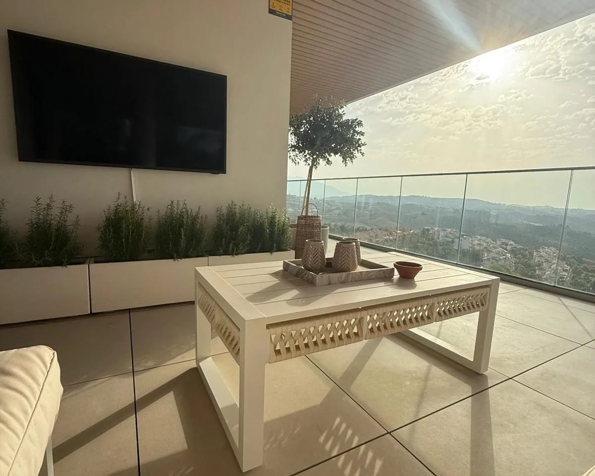 b97fd8ea-11a2-4bb4-9aa8-4e80d65a3c4f