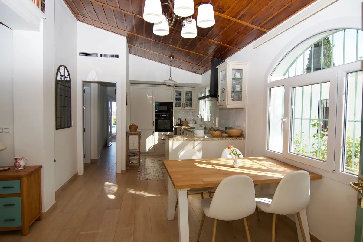 65b052d9-fc67-4a16-9712-12ac95973a5e