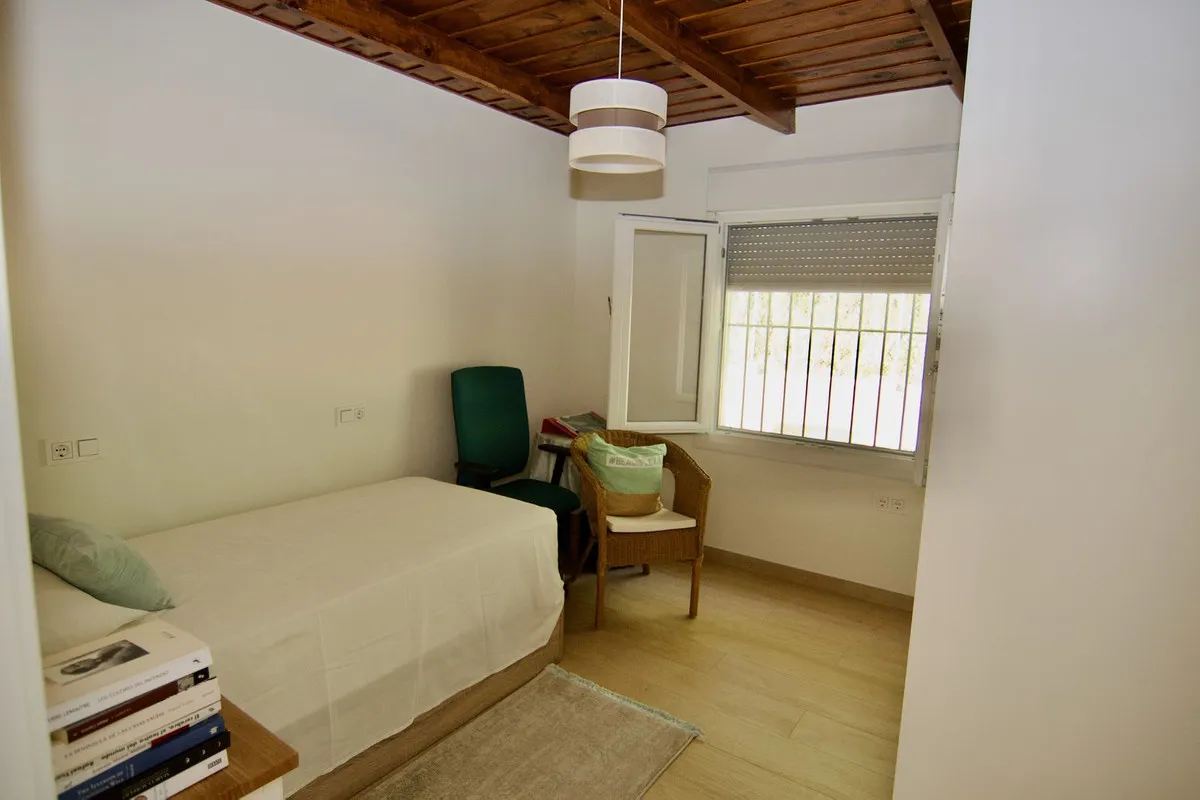 b2b8090c-4a26-4fd8-bf80-9632d9f92e4c