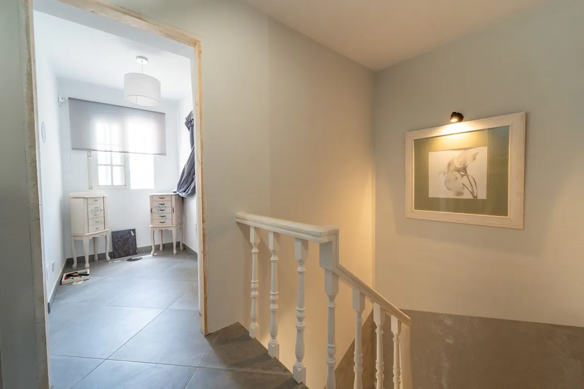 06f19add-9372-4e80-9f6d-5dad686b82c8