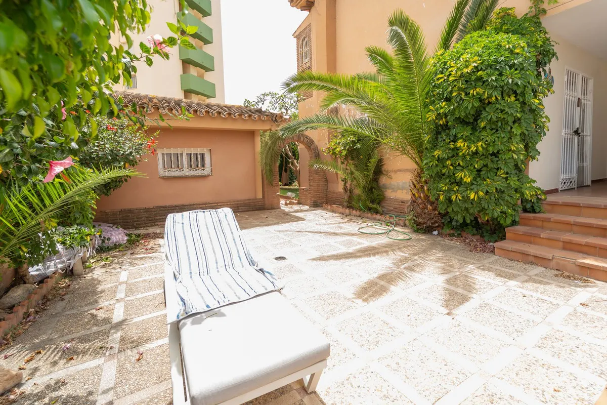 6fad9551-5f49-4e46-a489-6b80b8e0dc0a