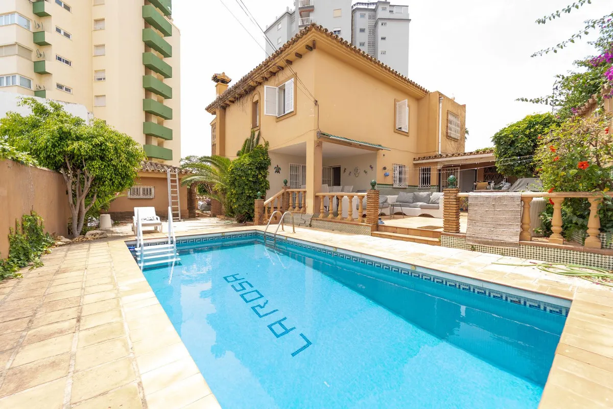 8f8f9875-24e4-4a4f-b1ae-1583aa1a544f