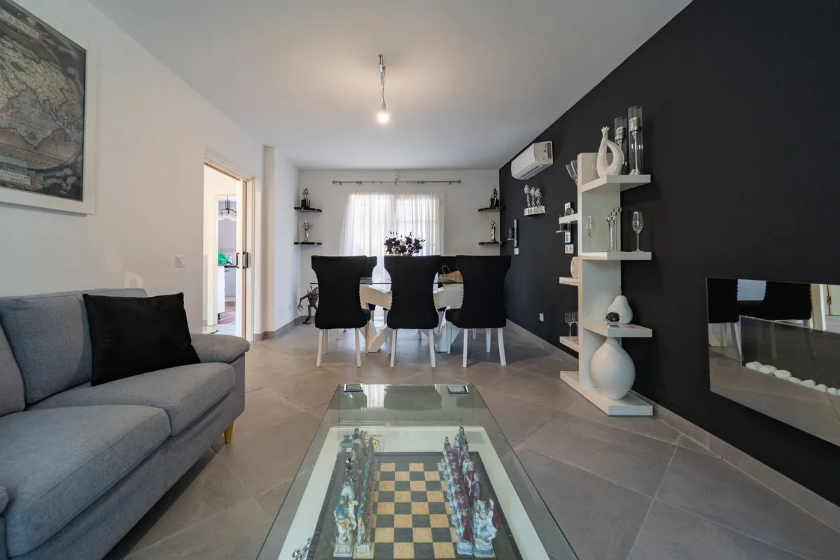 942a7126-1ca2-464f-b75b-93d8abe32cc8