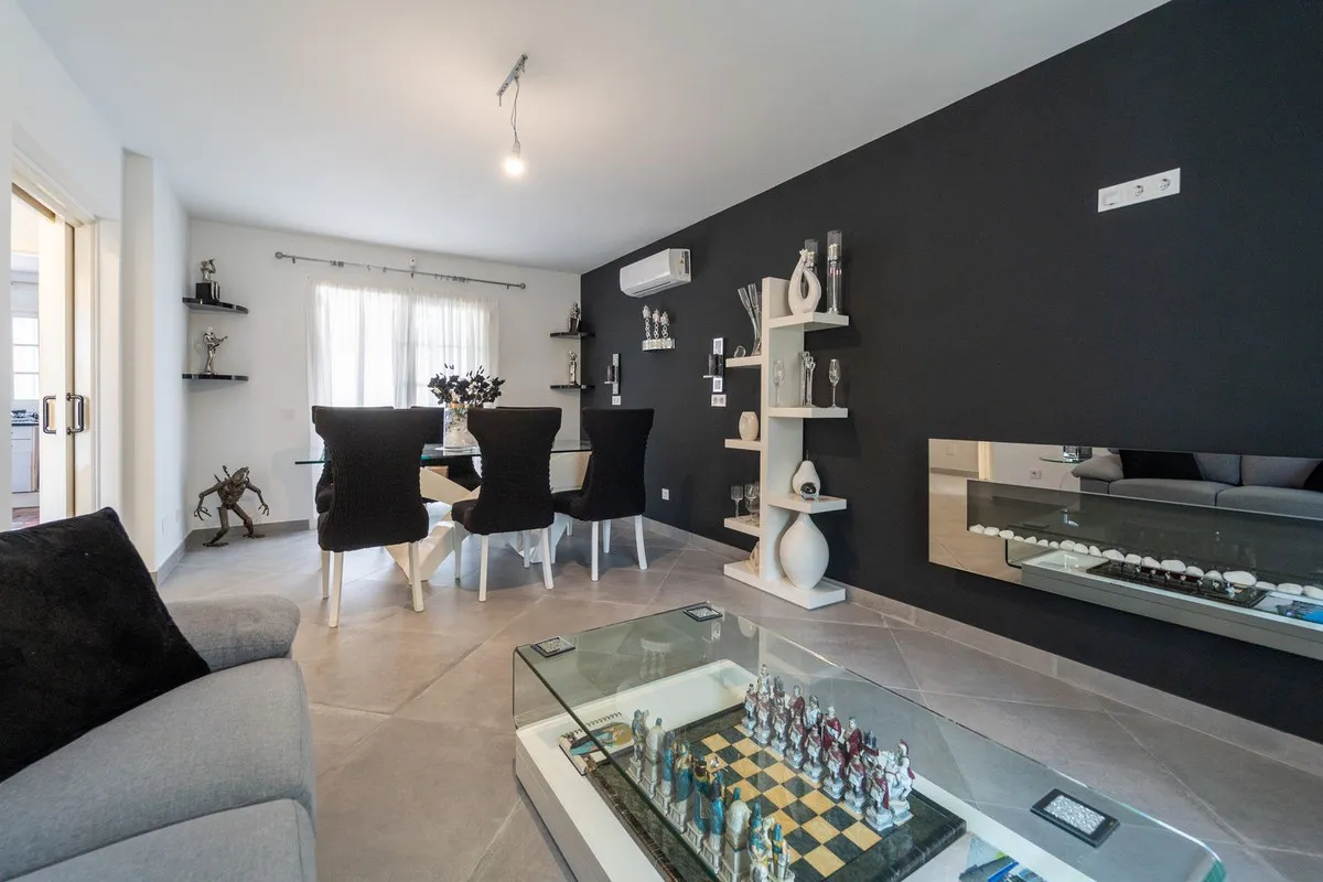 d0ff71aa-ddfb-41b7-a8a6-a50acdea565c