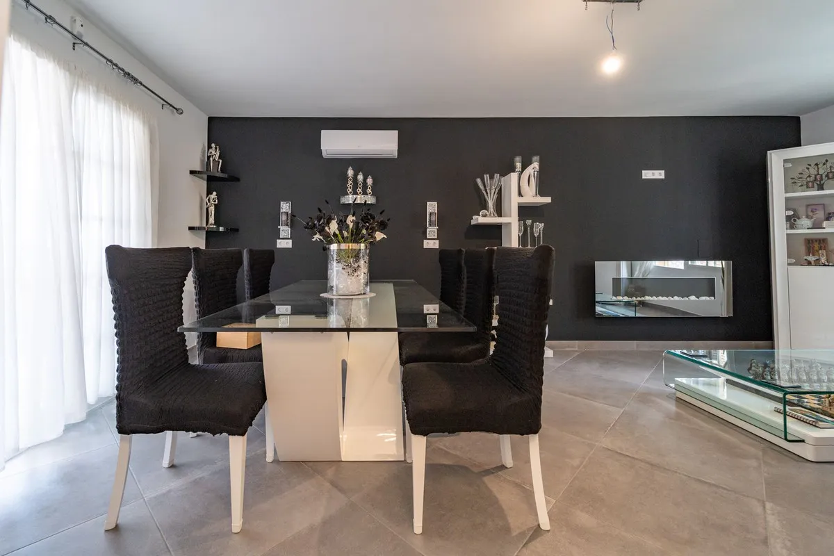 dbb18ba9-4f5d-4515-b8eb-77d5090fe262