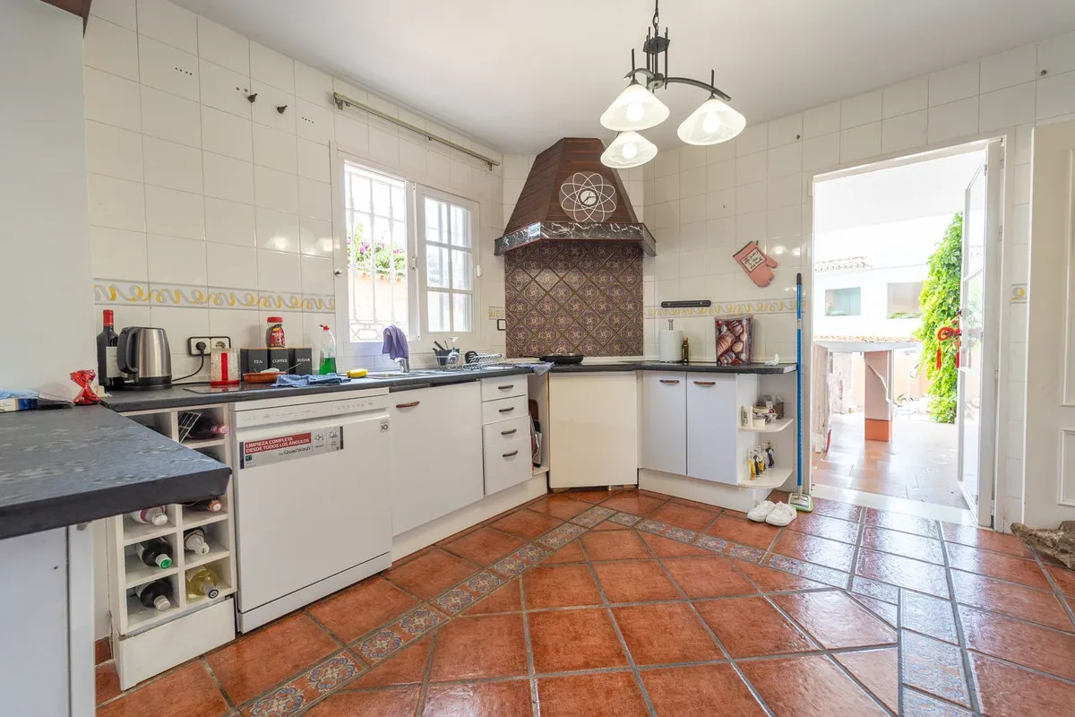 e59ead54-8bce-48ef-934e-73d504bc13db