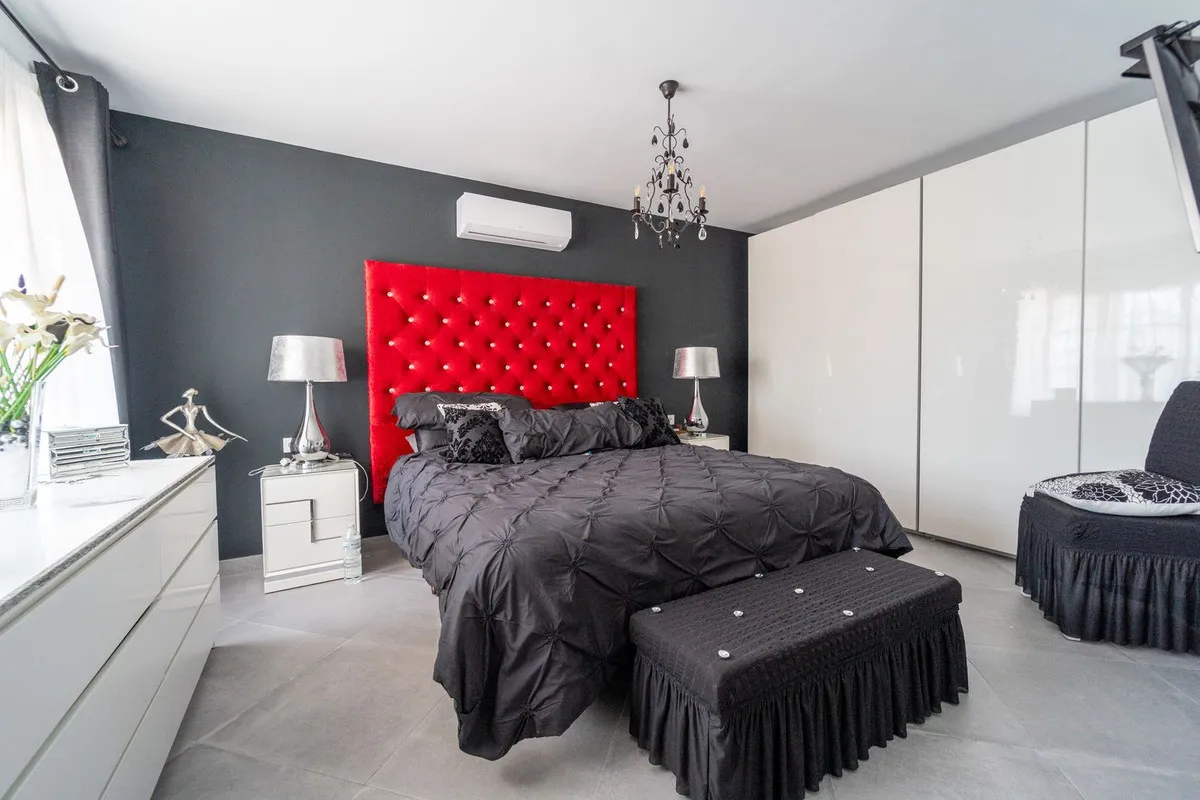 ed5ac044-c6f4-4090-8c5f-5012601ad126