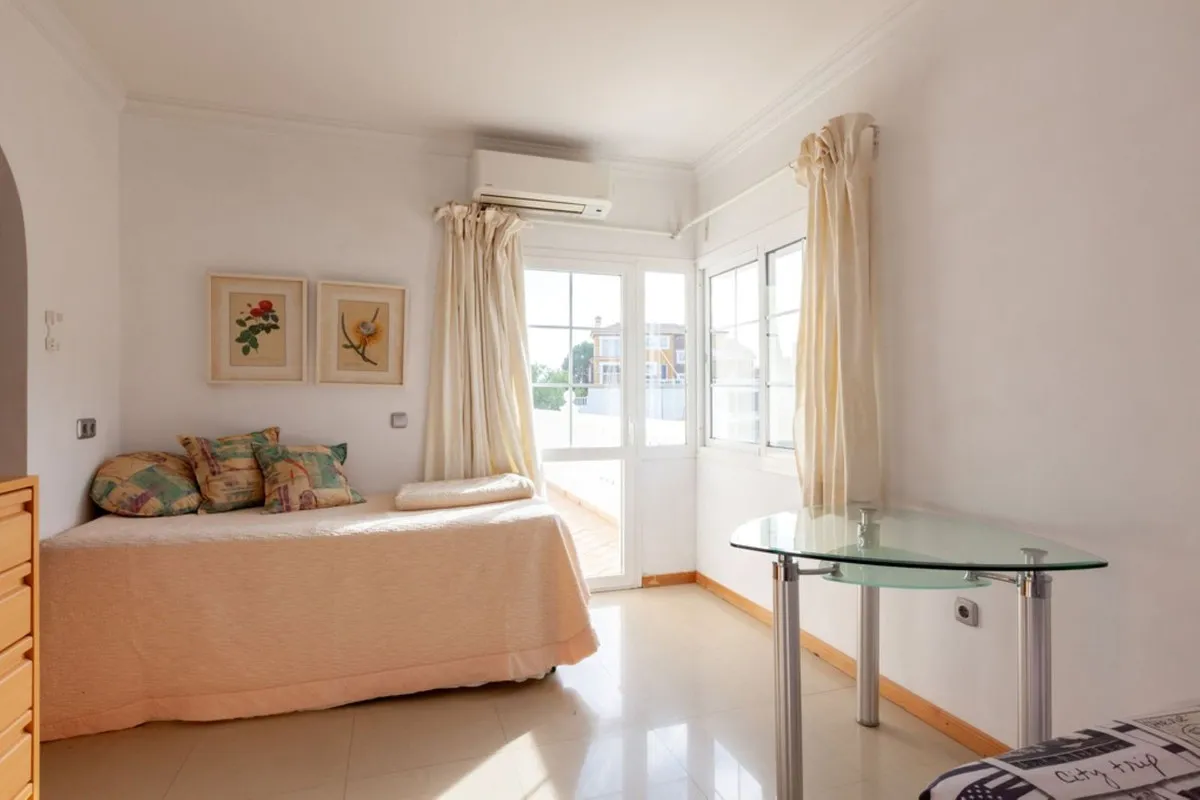 25d28e53-73e1-4ea2-8c02-5d46c916155c