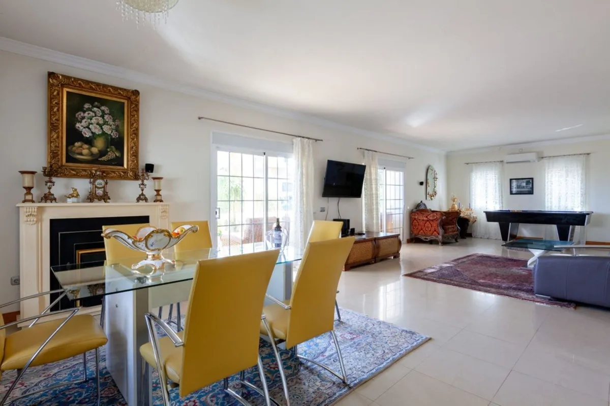 6f18b52c-5835-495e-8d53-c5006bbe69e6