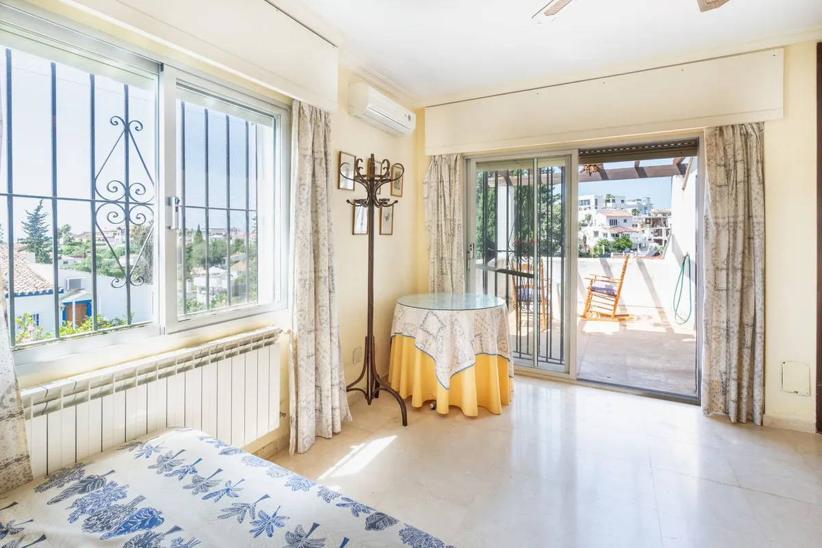 7f7dc324-b14b-42e6-9e79-893fd034f9e0