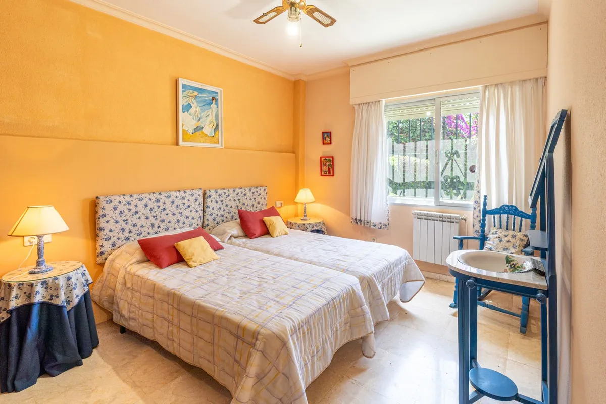 98dfd4cc-64d0-4302-8f06-9e74d4fcf547